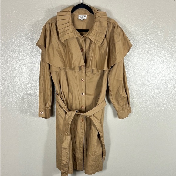 Elegant Tan Trench Coat - Picture 7 of 11